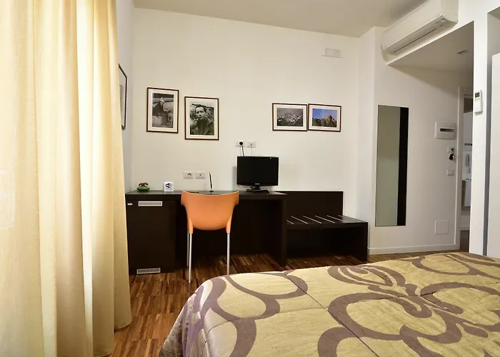 Donna Eleonora בית הארחה